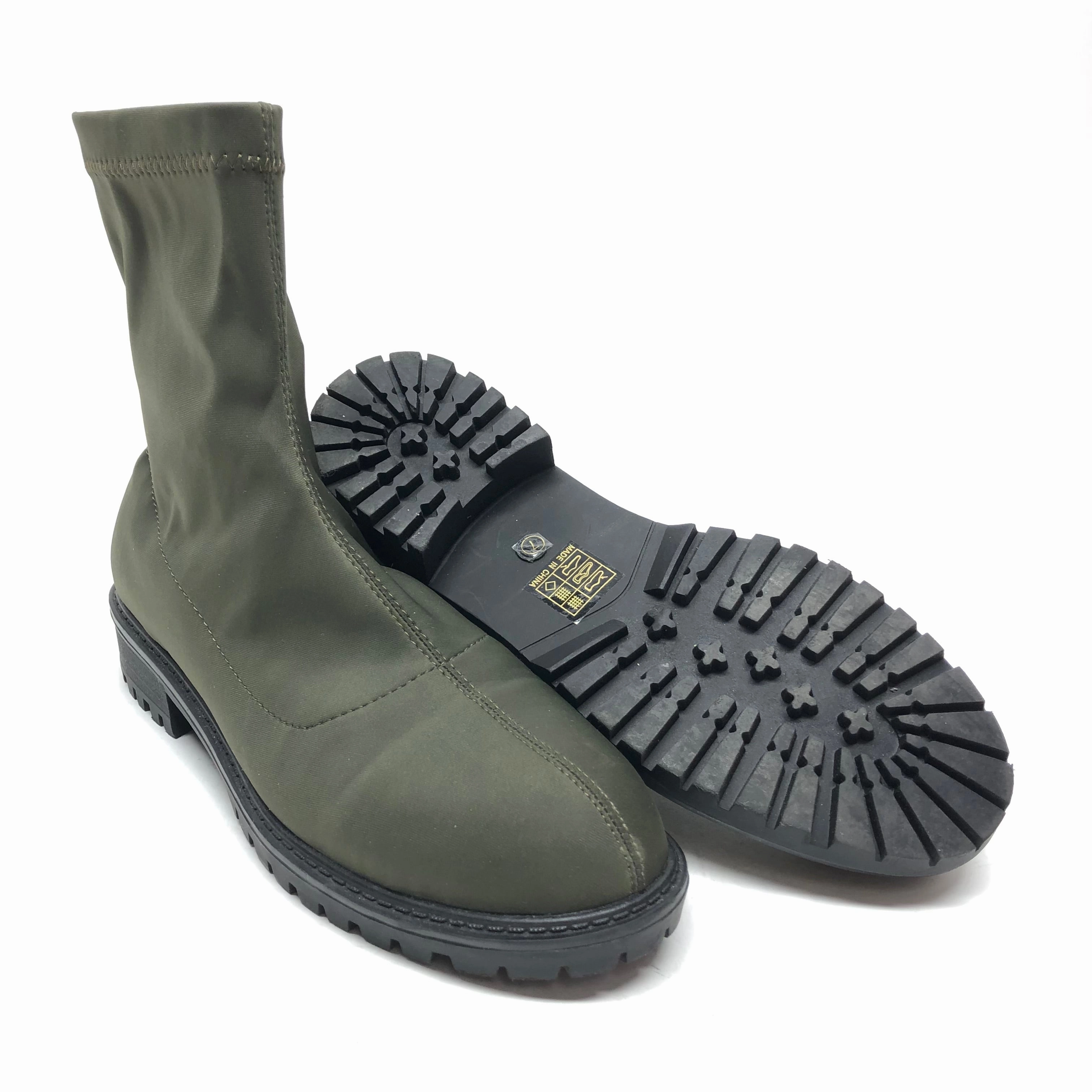 Boots Ankle Flats By Clothes Mentor In Green, Size: 7