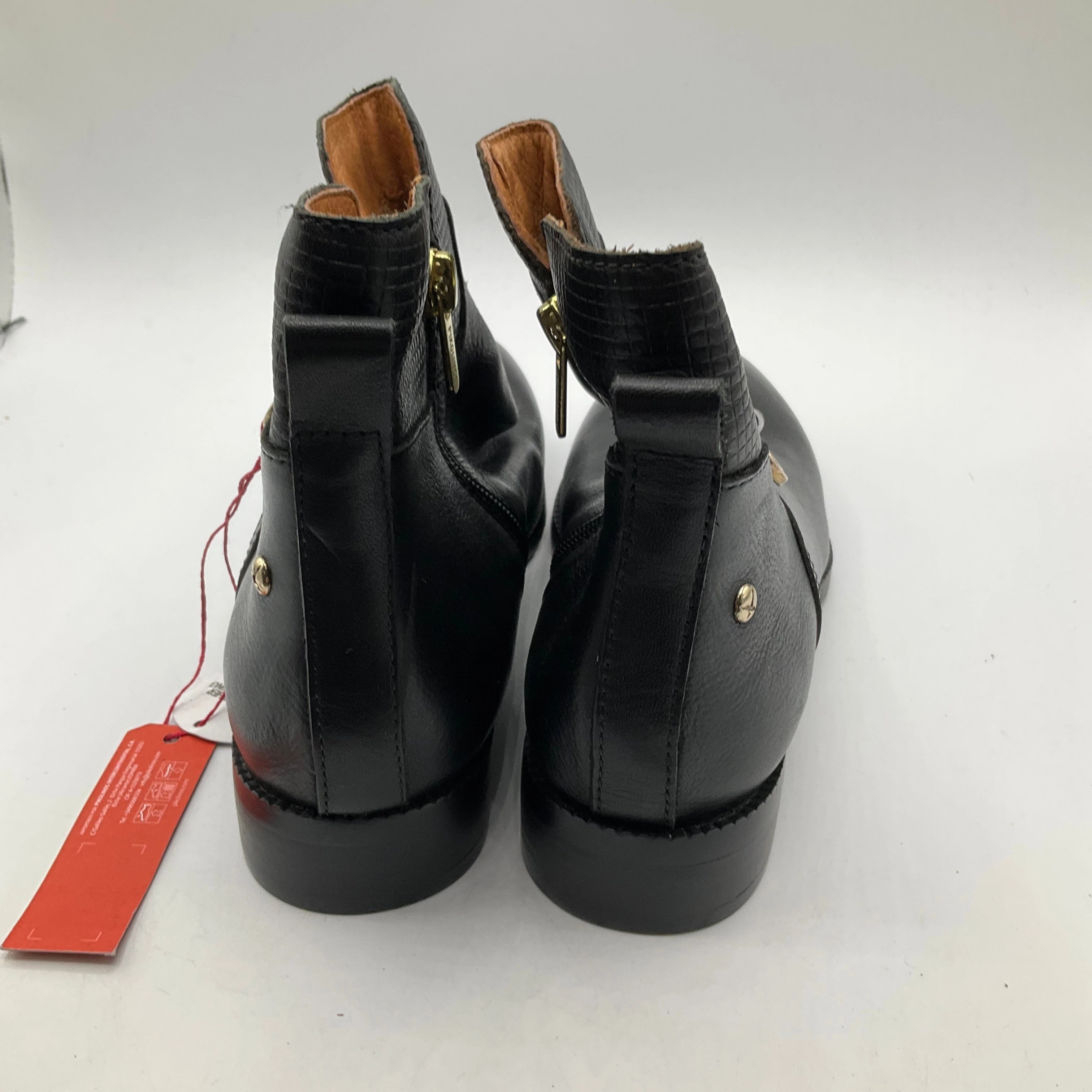 Boots Ankle Flats By Pikolinos In Black, Size: 6