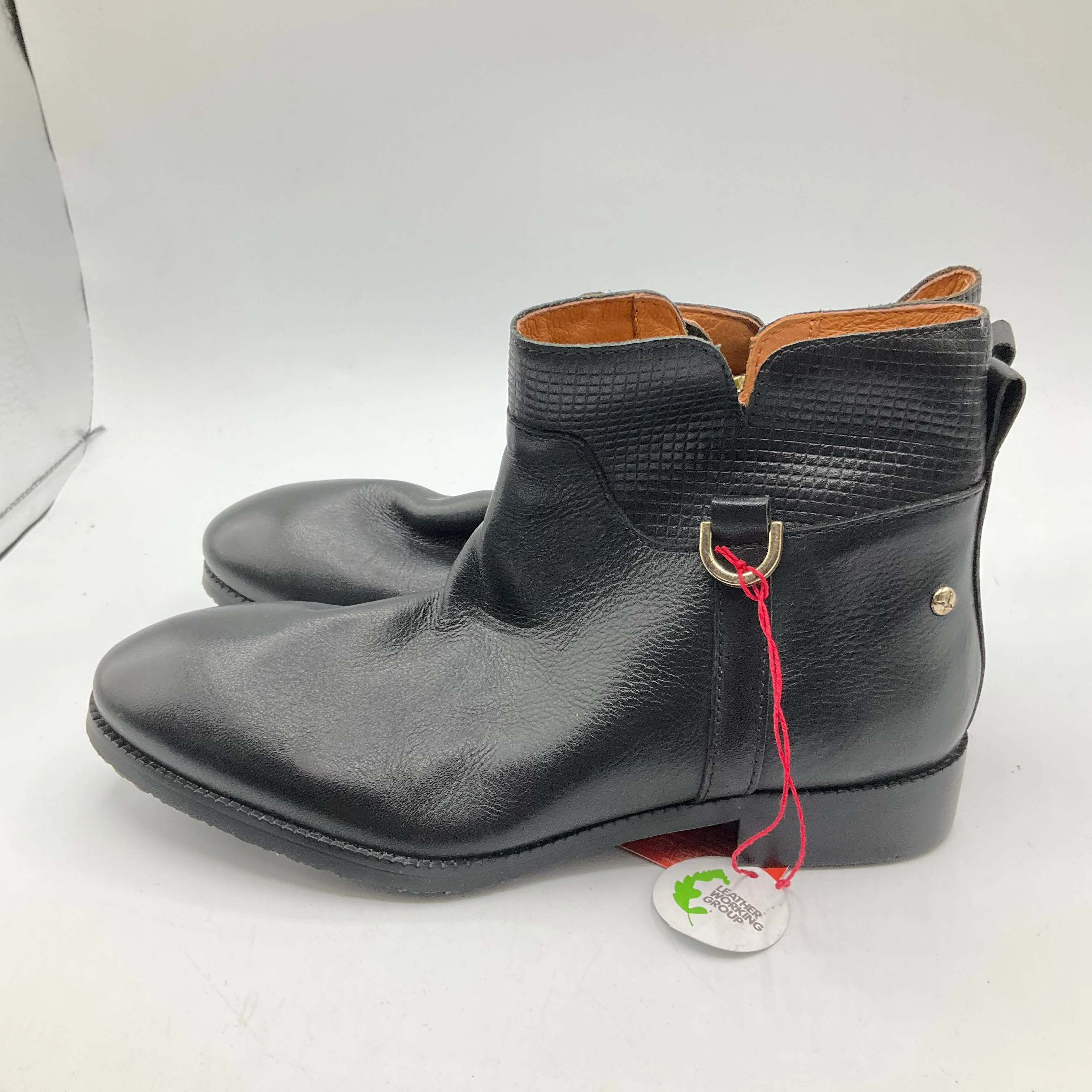 Boots Ankle Flats By Pikolinos In Black, Size: 6
