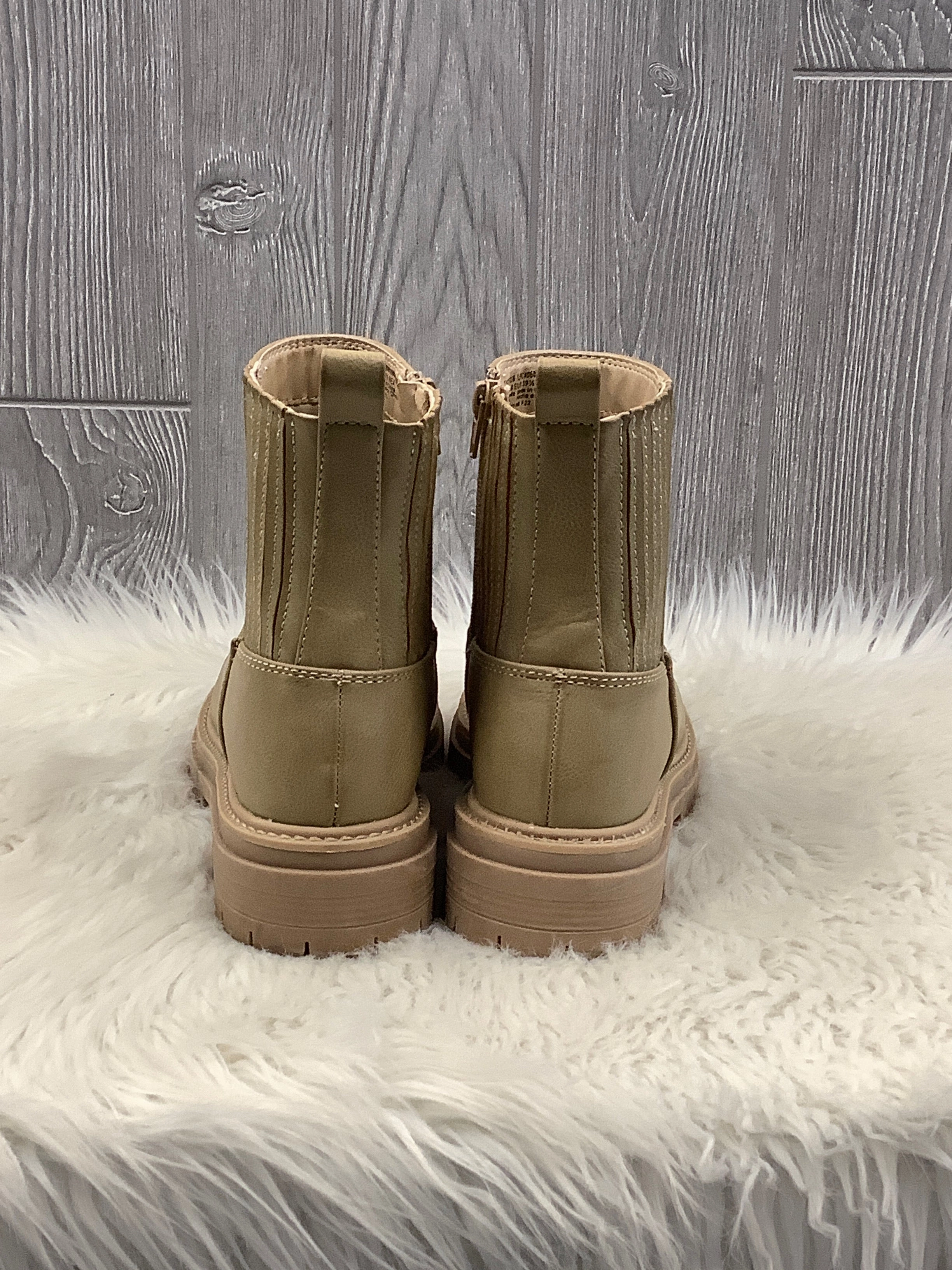 Boots Ankle Flats By Time And Tru In Green, Size: 8