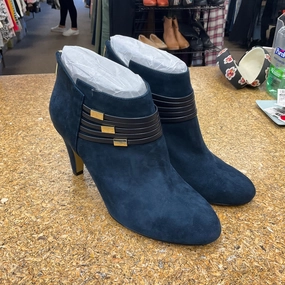Boots Ankle Heels By Bella vita In Blue, Size: 9