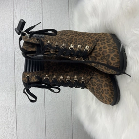 Boots Ankle Heels By Clothes Mentor In Animal Print, Size: 10