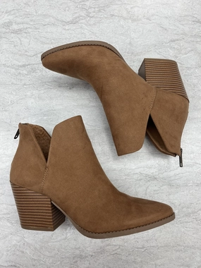 Boots Ankle Heels By Clothes Mentor  Size: 7