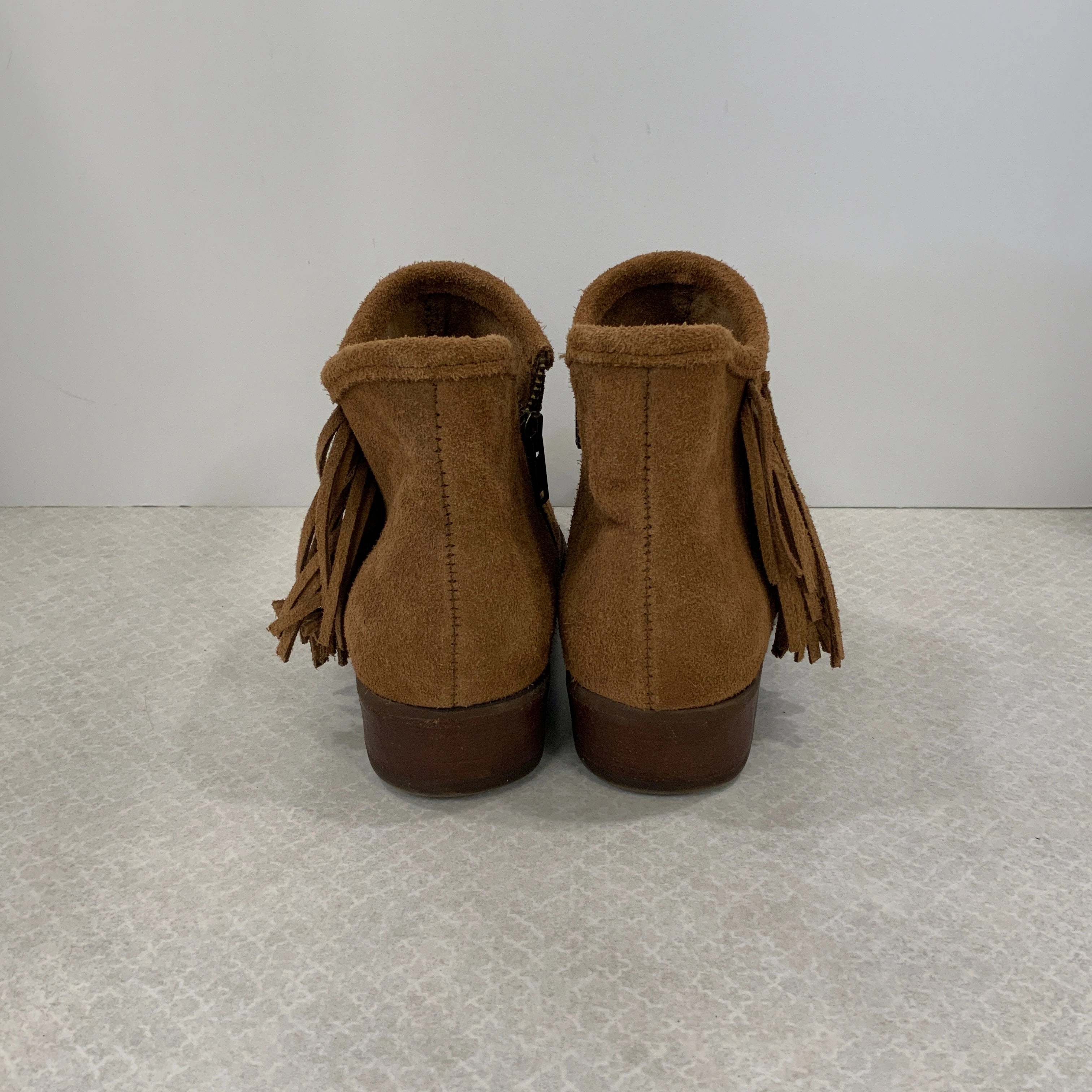 Boots Ankle Heels By Minnetonka In Brown, Size: 7.5