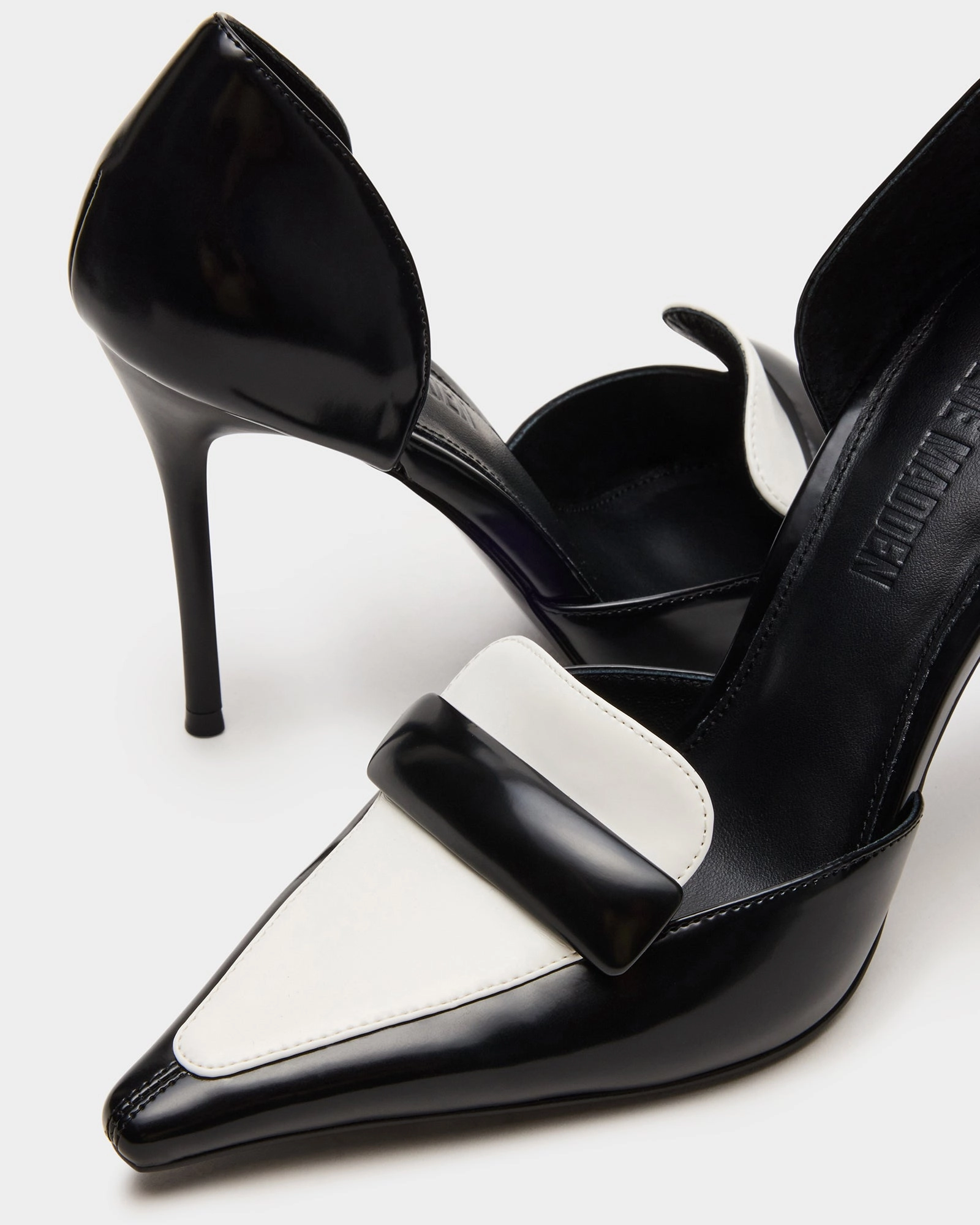 DELPHINI BLACK