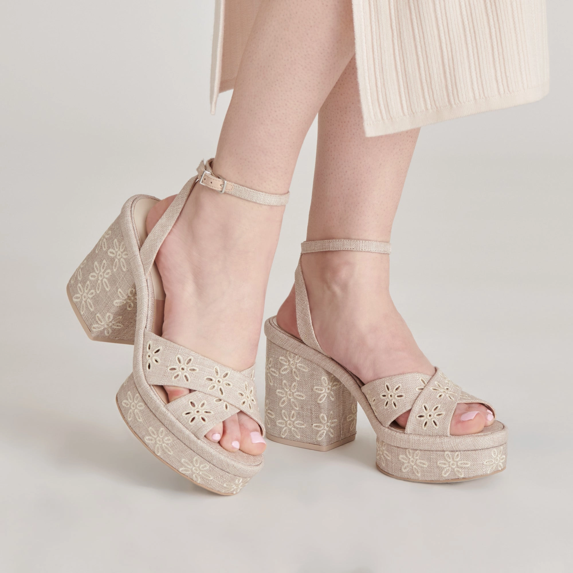 LAISHA HEELS ALMOND FLORAL EYELET