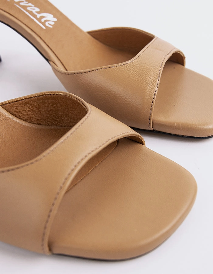 Norwood Camel Leather