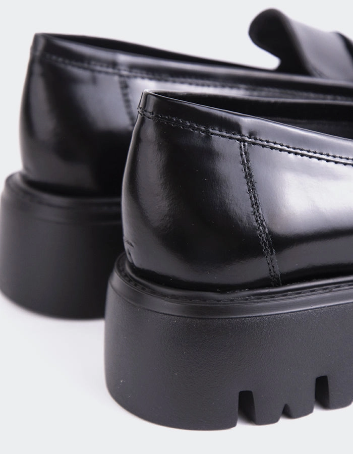 Pesaro Black Leather