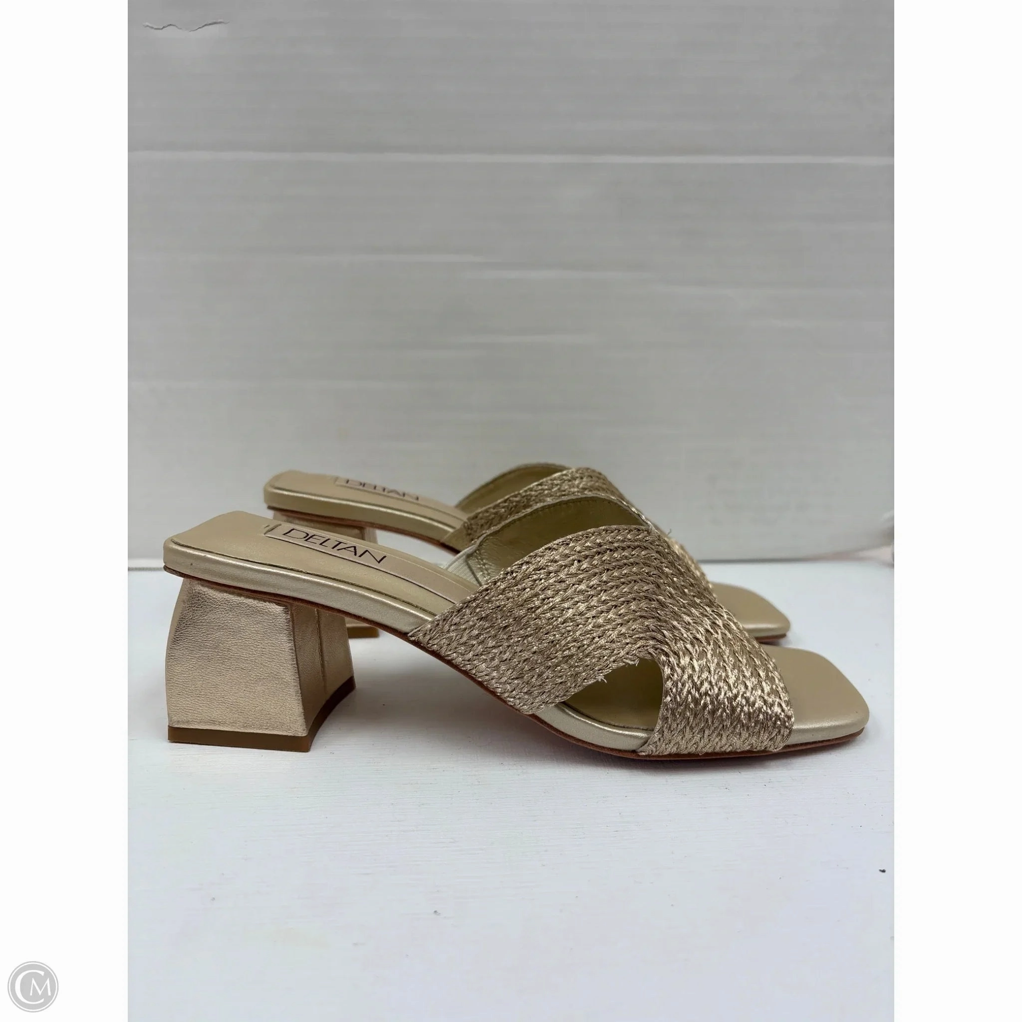 Shoes Heels Block By Clothes Mentor In Gold, Size: 6.5