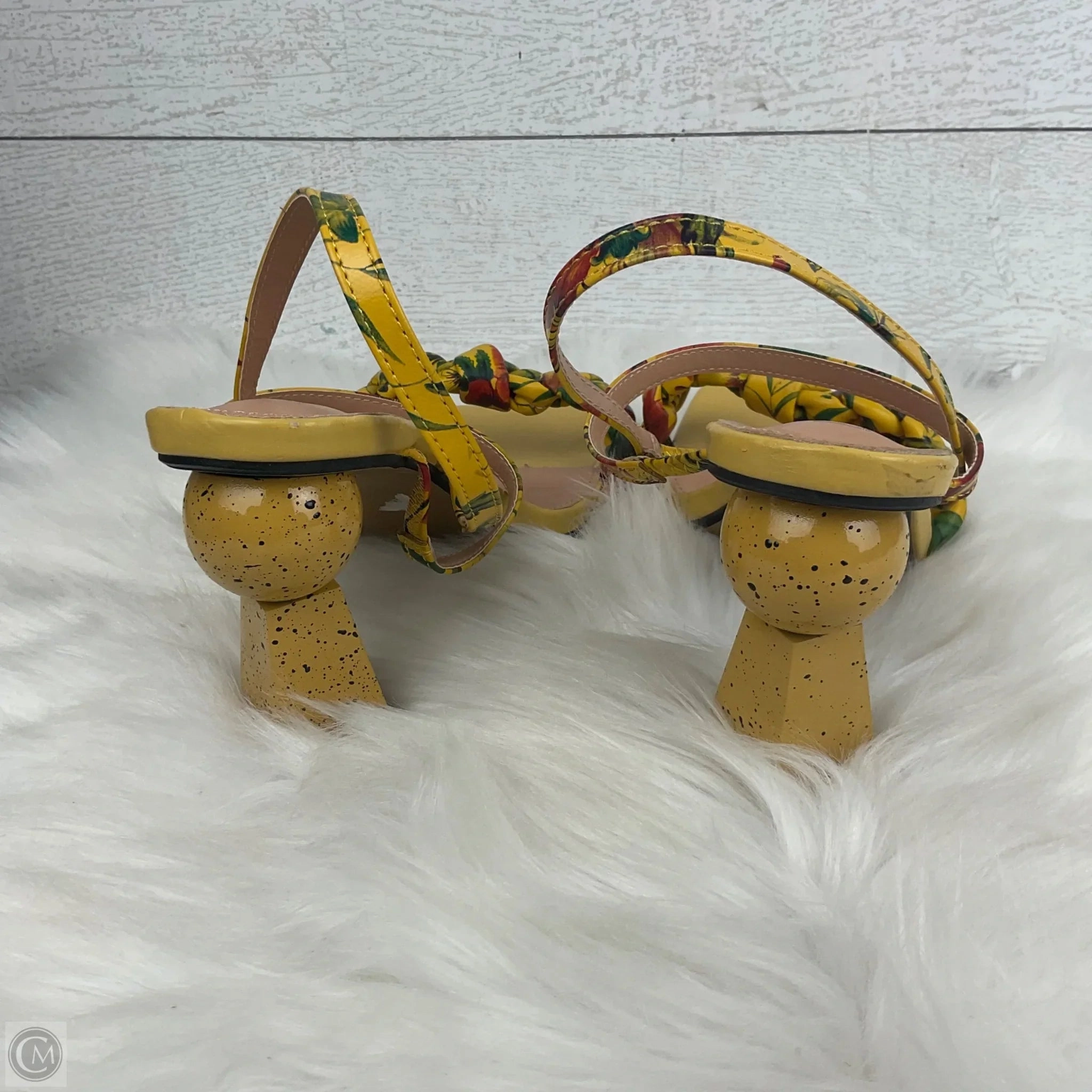Shoes Heels Block By Clothes Mentor In Yellow, Size: 9