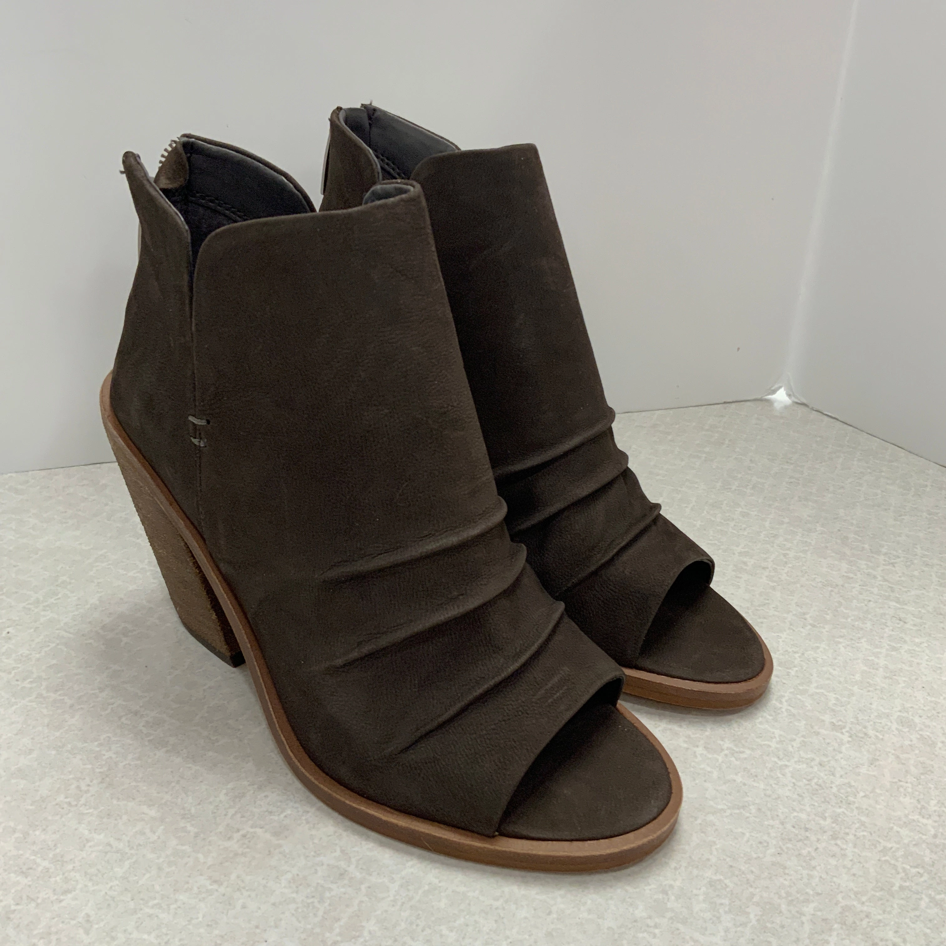 Shoes Heels Block By Vince Camuto In Brown, Size: 6