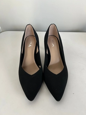 Shoes Heels Stiletto By Mia In Black, Size: 8