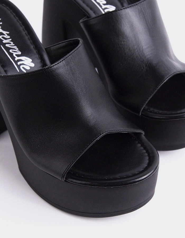 Smyrni Black Leather