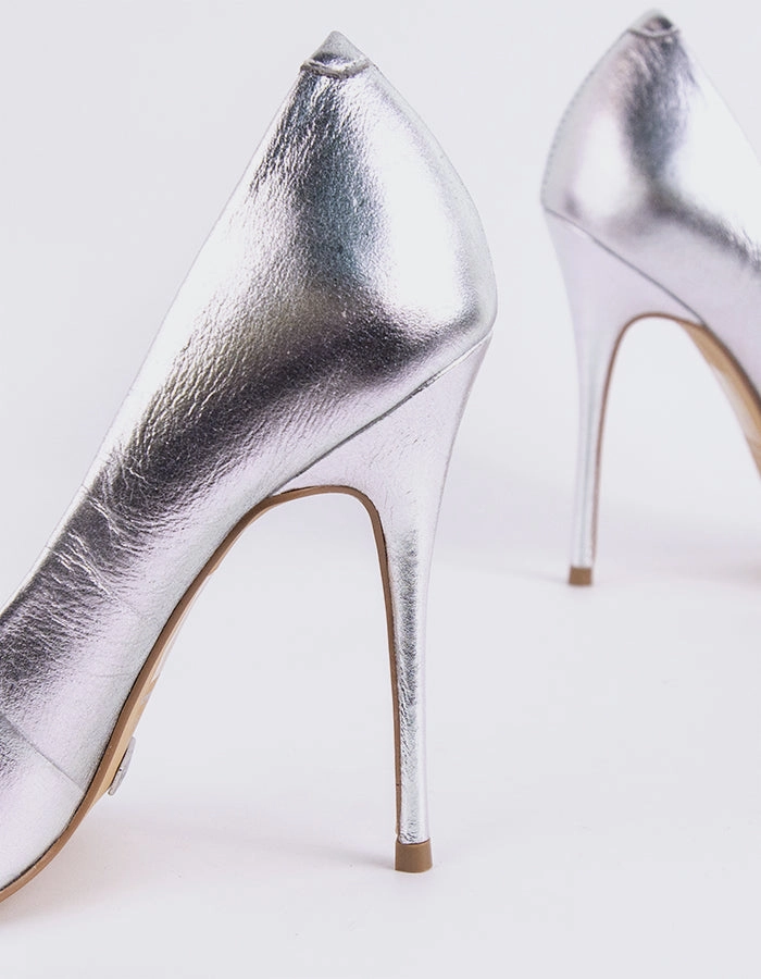 Teeva Silver Leather