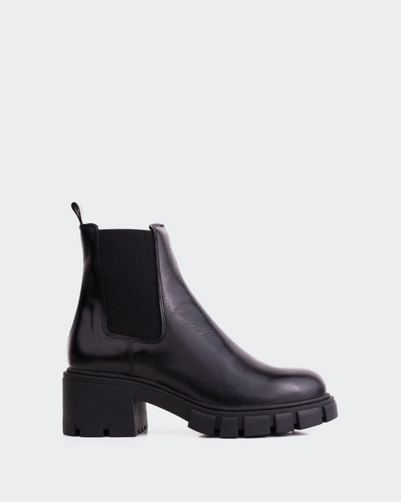 Vannes Black Leather
